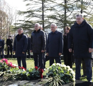 Министр почтил память Первого Президента Абхазии